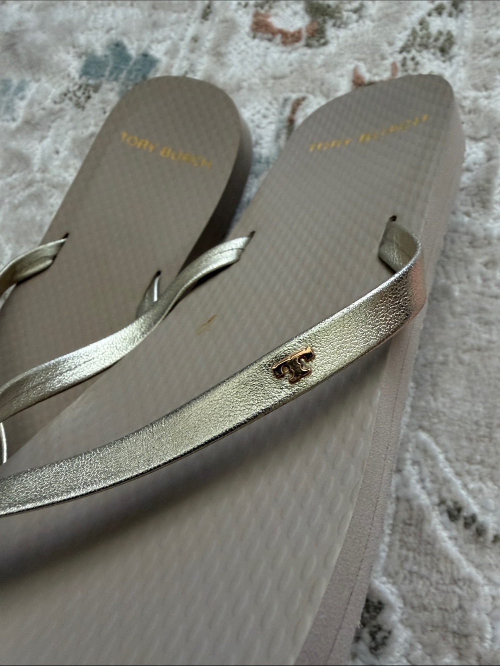Tory Burch Metallic Gold-Trim Flip Flop Sandals size 6 - Picture 9 of 11